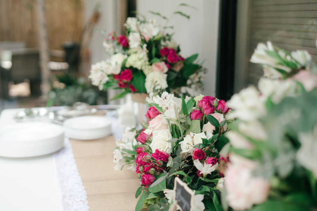Cat de importanta este o masa prezidiu nunta si cine se aseaza la ea Cat de importanta este o masa prezidiu nunta si cine se aseaza la ea